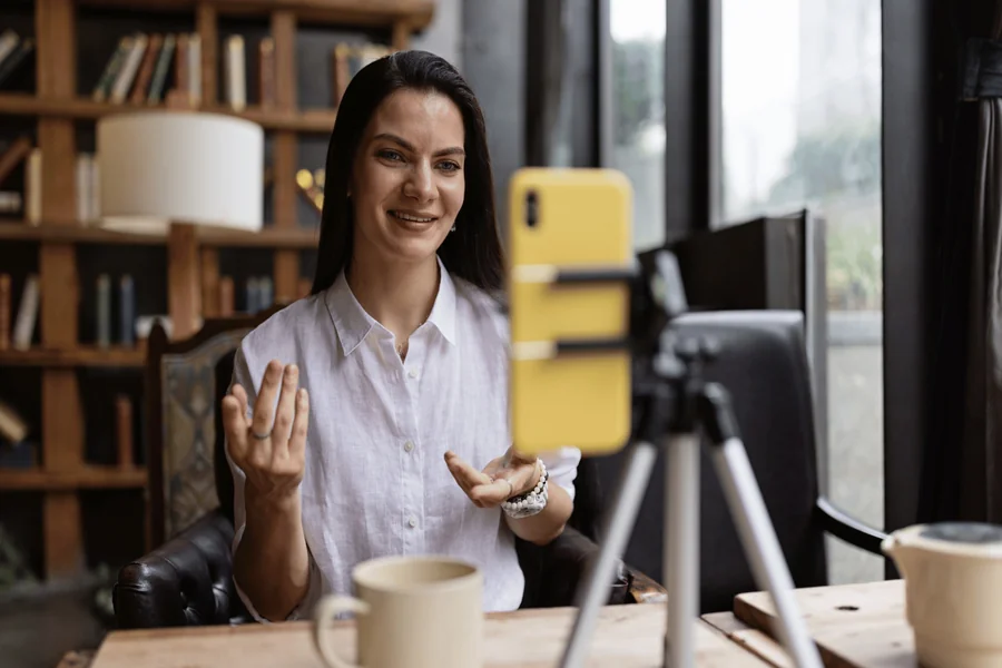 From Passive Readers to Active Communities Turning Content Into a Social Experience